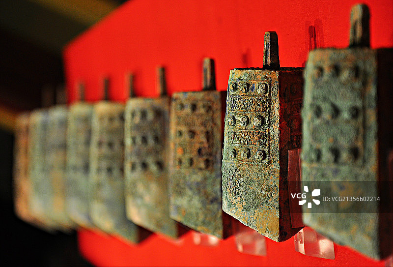 春秋时期青铜编钟图片素材