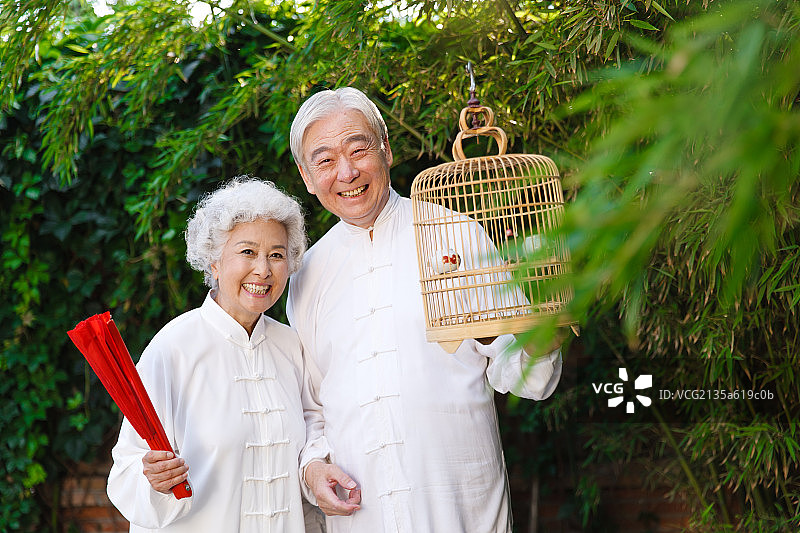 老年夫妇的休闲生活图片素材