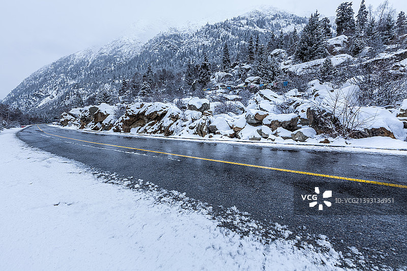雪地公路图片素材