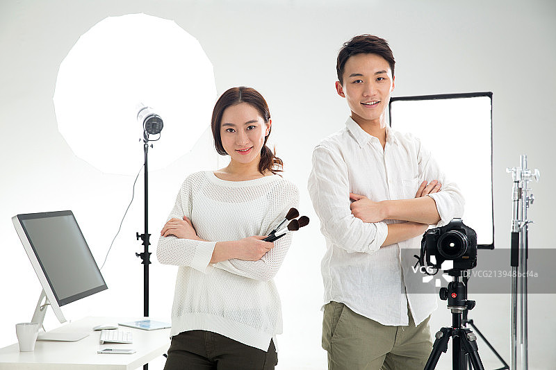 专业的造型师和摄影师图片素材