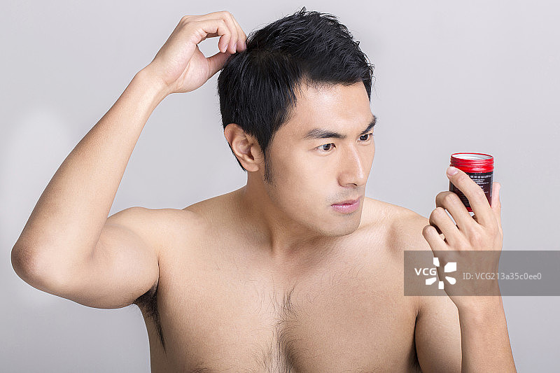 青年男士美发肖像图片素材