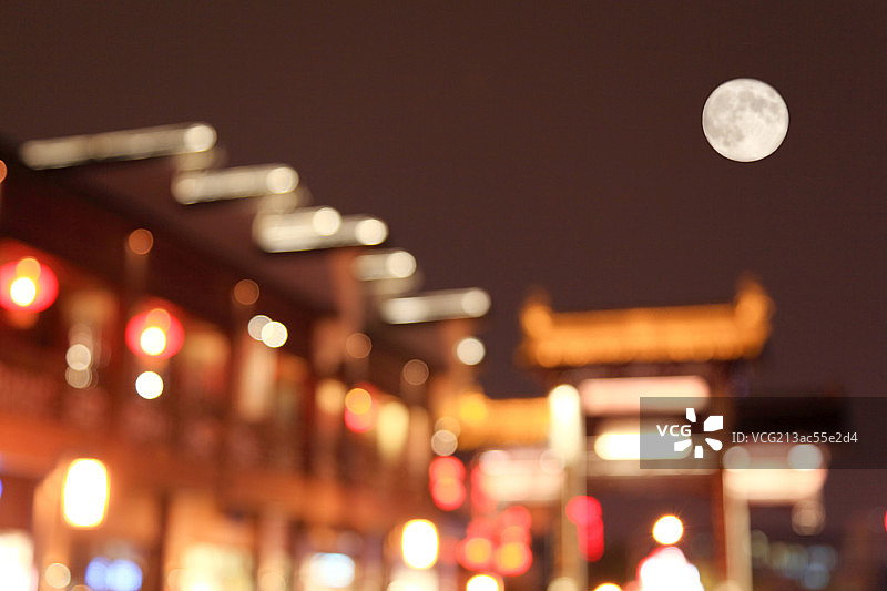 南京古秦淮古典建筑的夜景图片素材