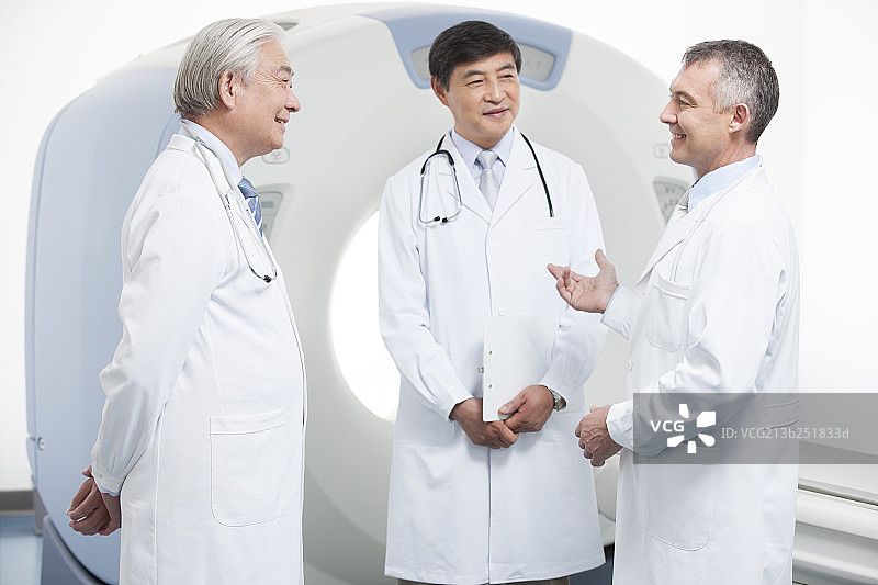 CT室里的医生图片素材