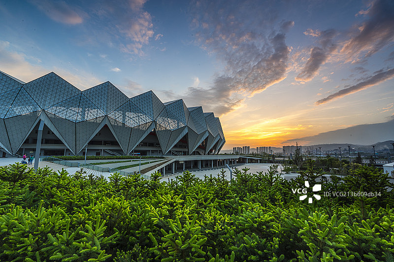 青海省西宁市新区现代城市建筑图片素材