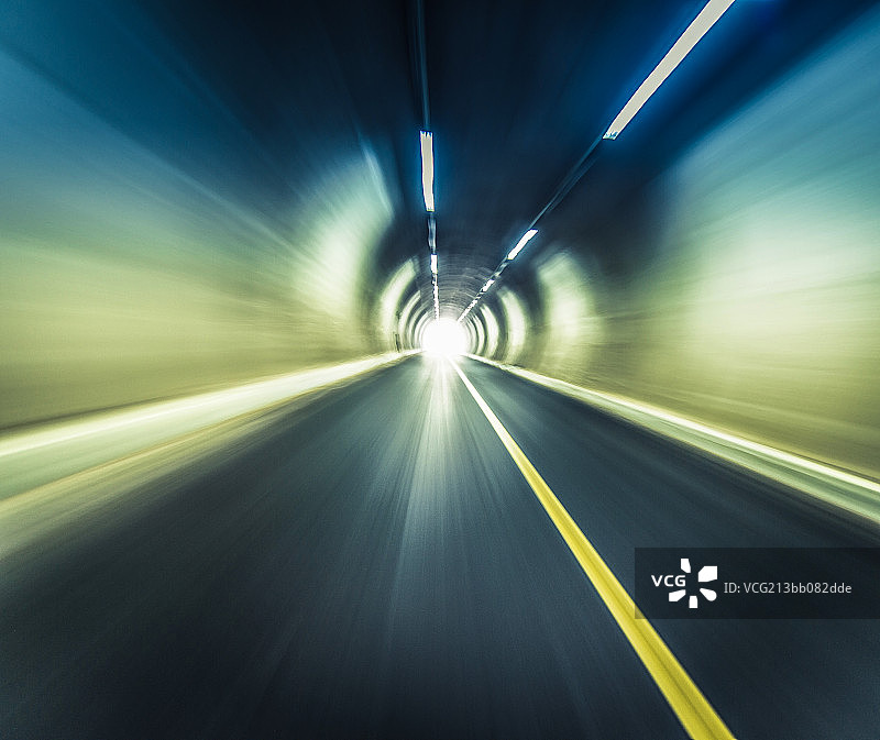 隧道 路面 运动模糊 汽车广告背景图图片素材