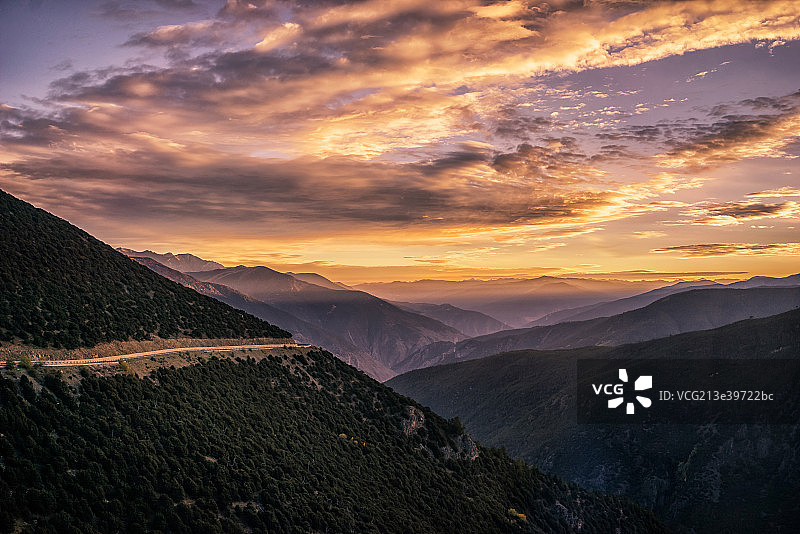 高原山顶日出朝霞图片素材