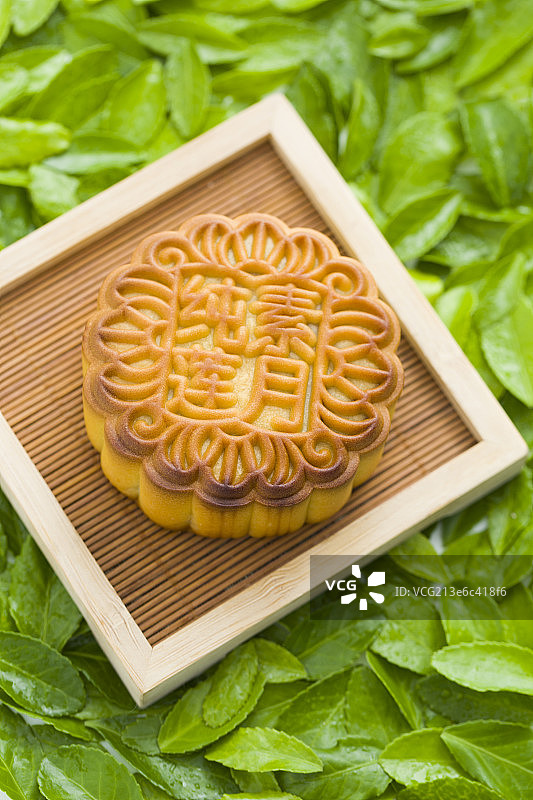 中秋月饼和茶叶图片素材