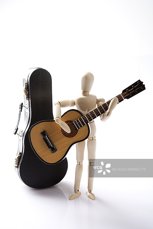 木制玩偶图片素材