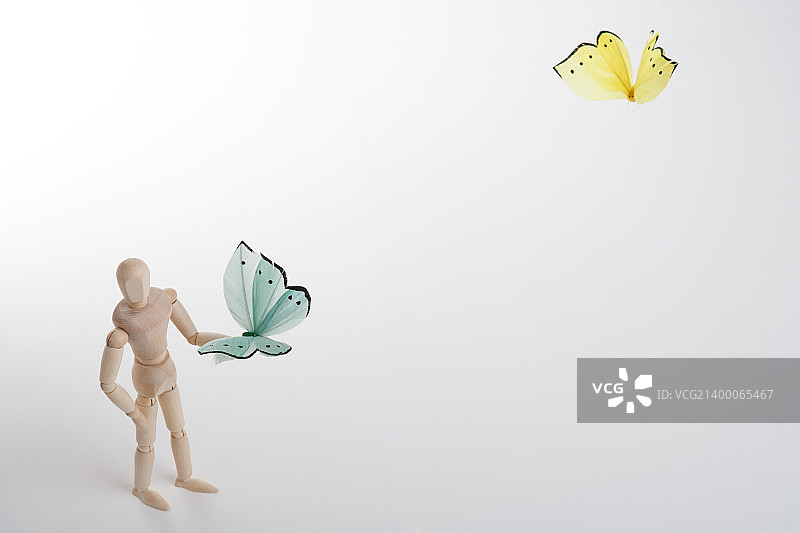 木制玩偶图片素材