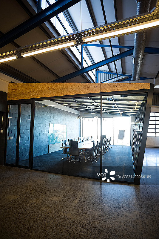 空旷的现代会议室图片素材