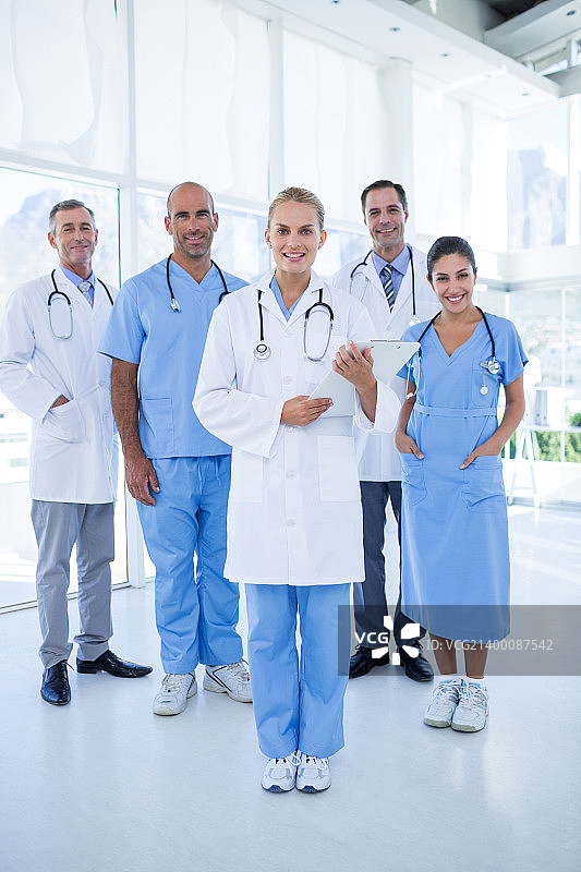 微笑的医生团队图片素材