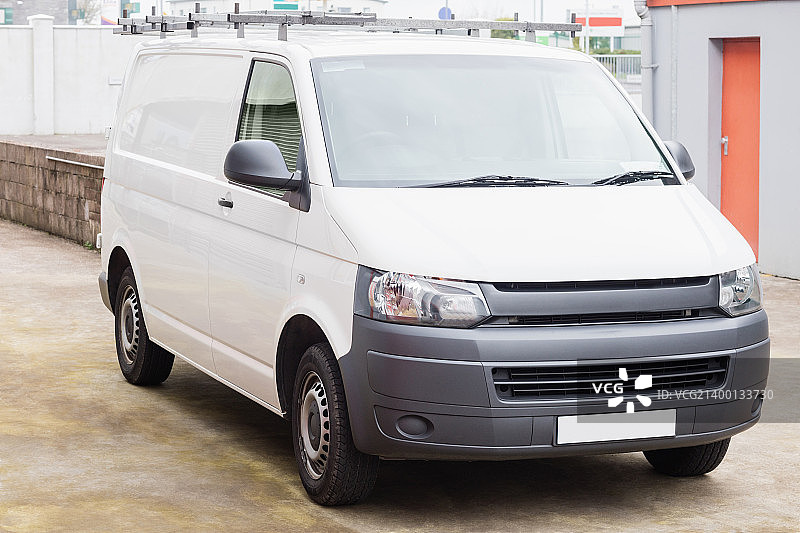 白色厢型车照片图片素材