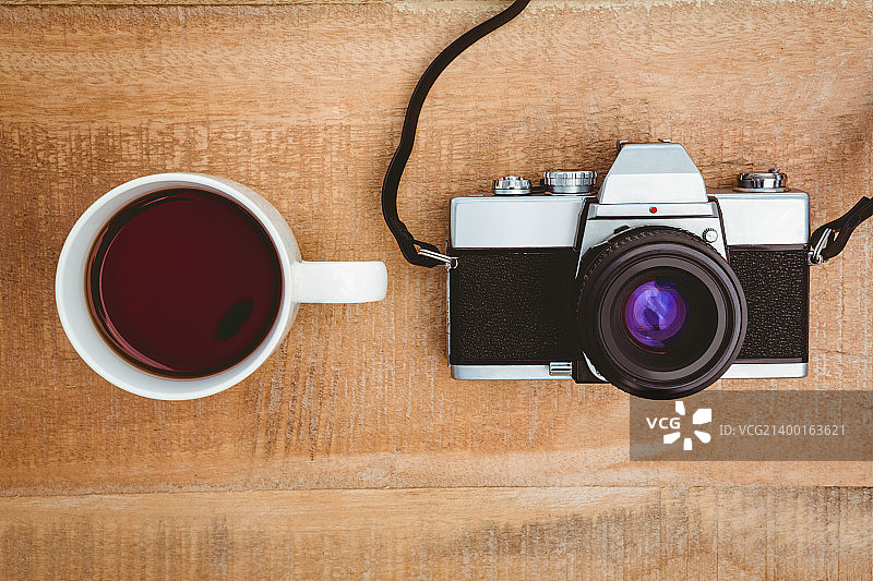 旧相机和咖啡图片素材