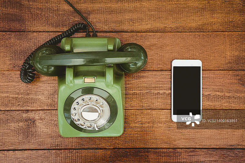 旧电话和智能手机图片素材