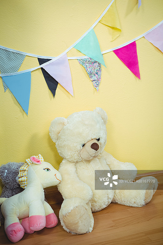 装饰和蓬松的泰迪熊图片素材