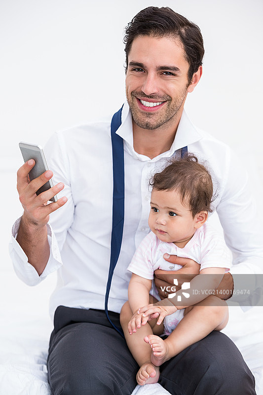 微笑的父亲肖像图片素材