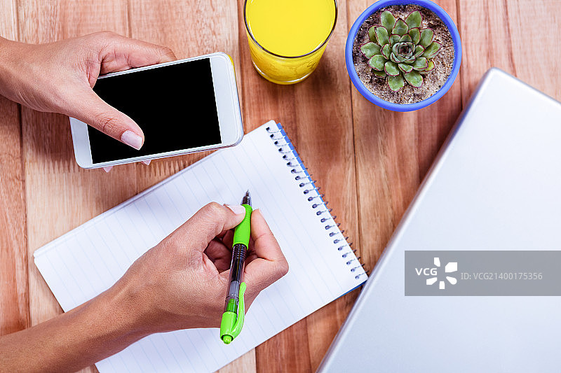 女性的手的俯视图图片素材