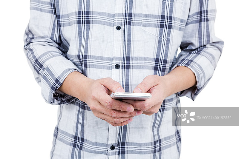 男人在白色背景上发短信图片素材