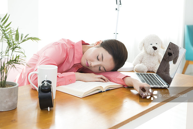 女人单身生活412图片素材