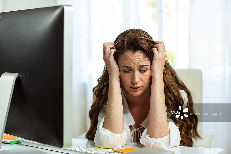 沮丧悲伤的女商人图片素材