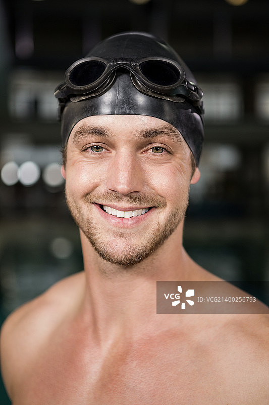 游泳者肖像图片素材