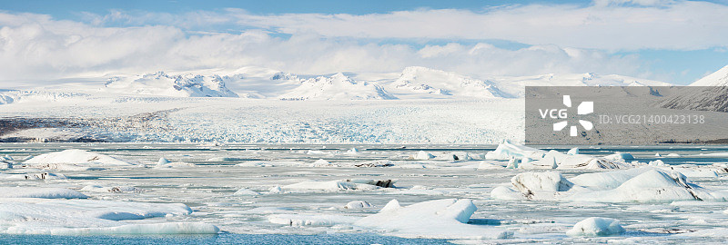 冰岛瓦特纳冰川Jokulsarlon泻湖全景图片素材