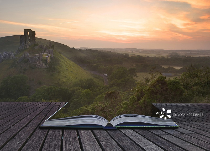 浪漫童话城堡废墟从魔法书中出现的创意概念图像图片素材