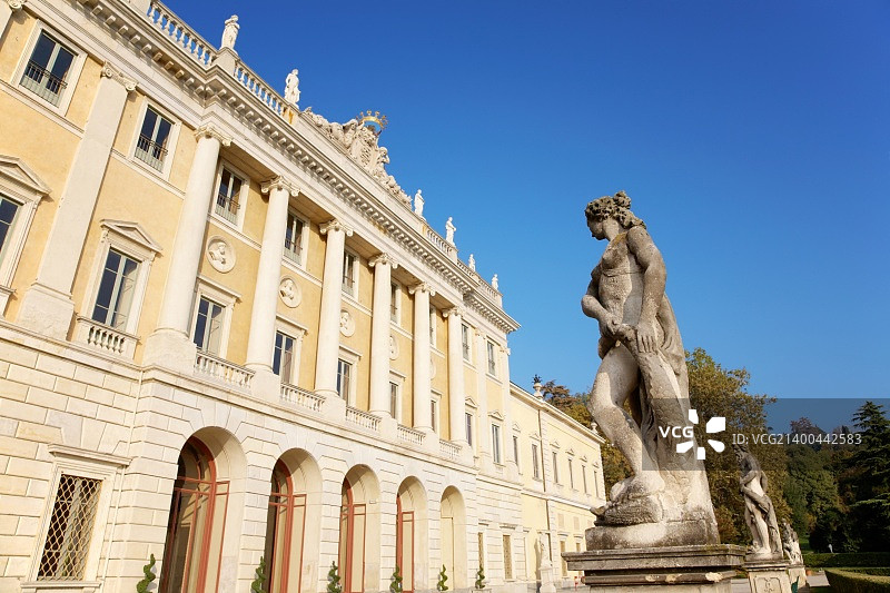 意大利科莫新古典主义别墅外墙图片素材