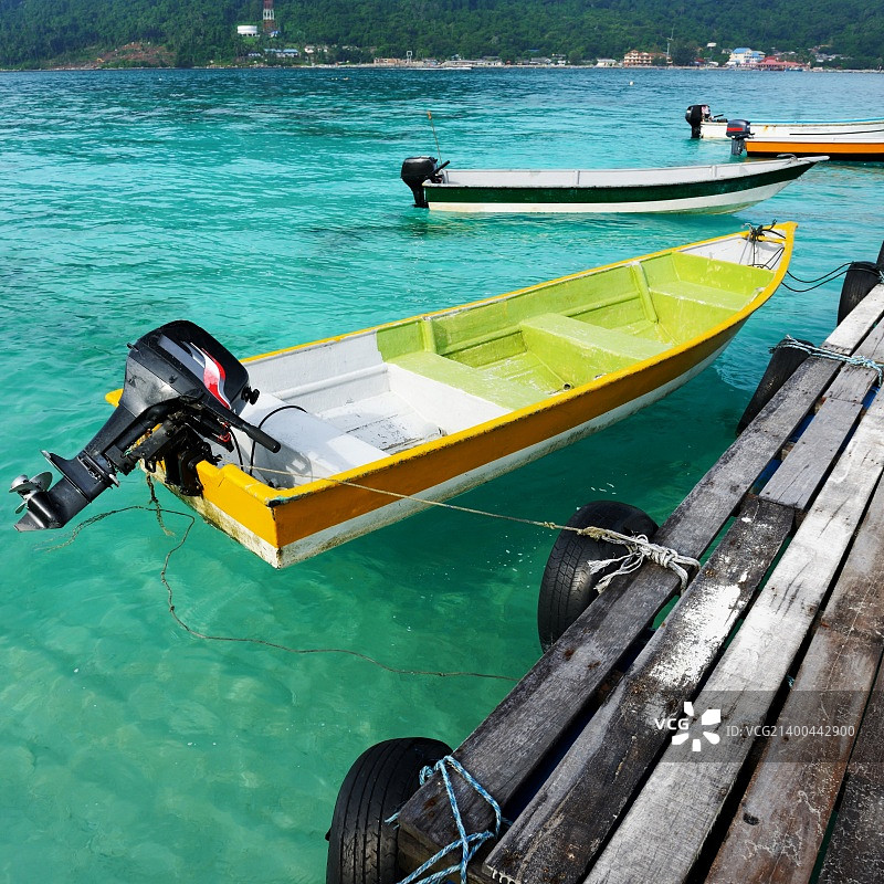 马来西亚停泊岛美丽海滩码头图片素材