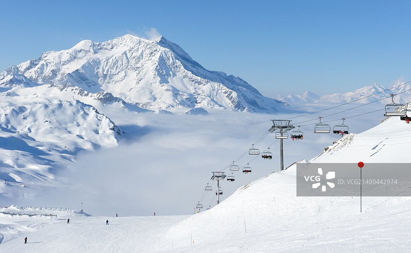 法国阿尔卑斯山瓦勒迪泽尔的冬季雪山图片素材