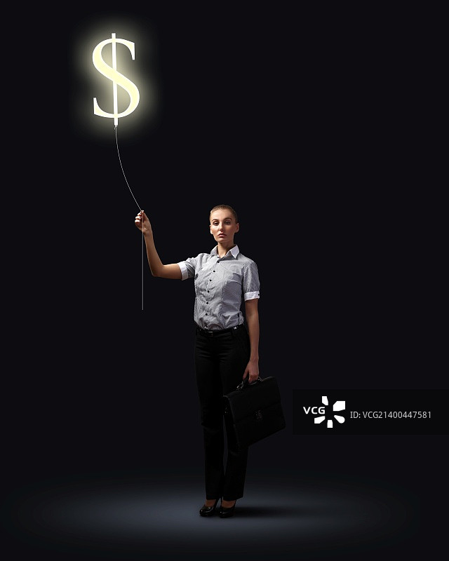 灯泡与商务人士，商业创意象征图片素材