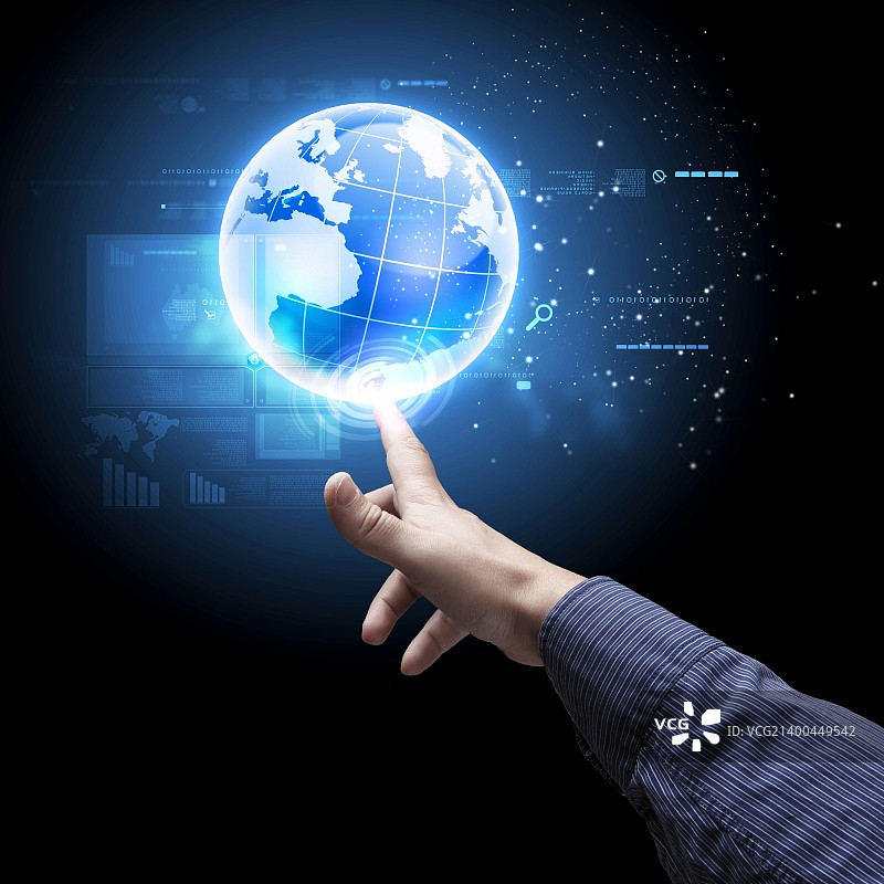 手持发光的地球图片素材