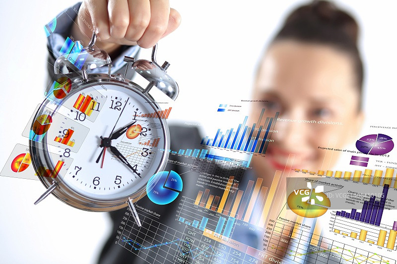 商务人士手持时钟的时间概念插画图片素材