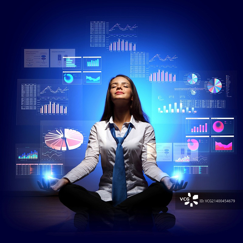 背景中围绕着金融符号的女商人图片素材