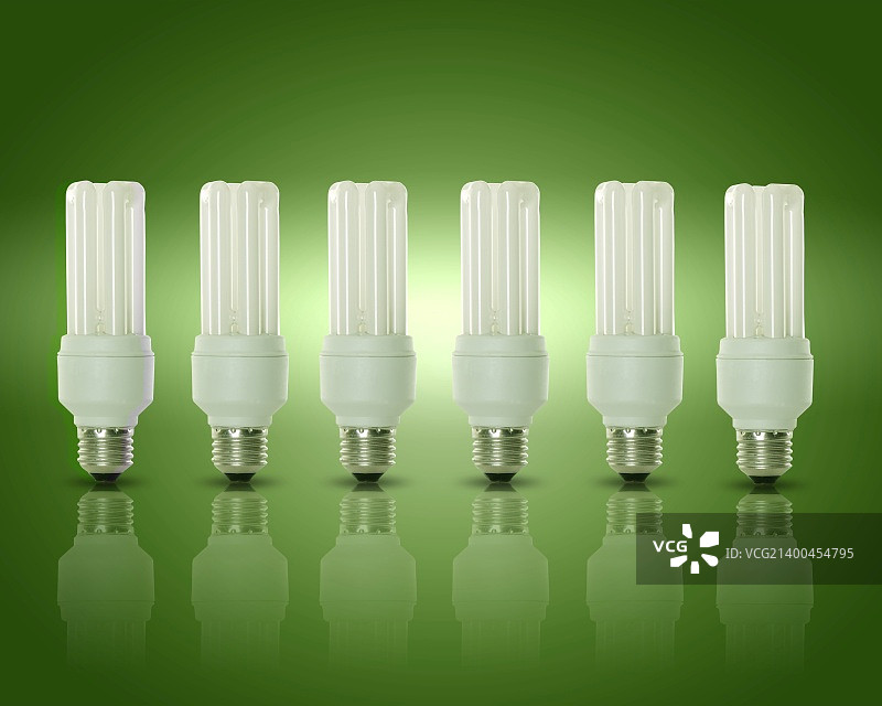 节能型 CFL 紧凑型荧光灯泡图片素材