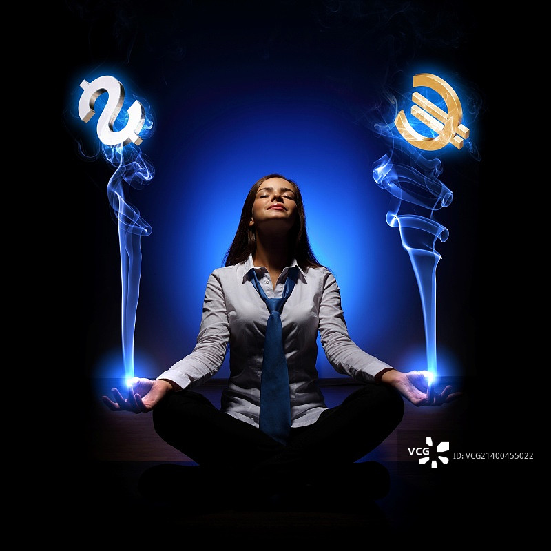 背景中围绕着金融符号的女商人图片素材