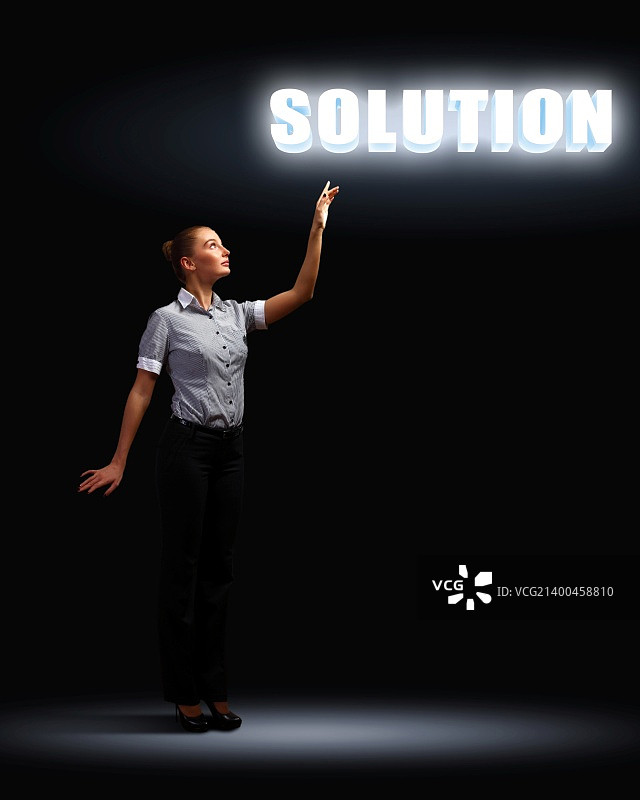 灯泡与商务人士，商业创意象征图片素材