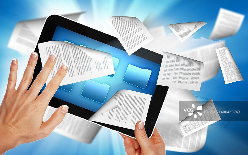 电子书概念图书馆，文字页面从电子阅读器飞出图片素材