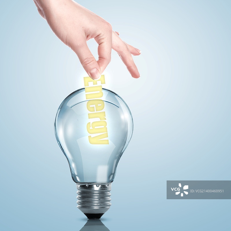 手将文字放入灯泡插画图片素材