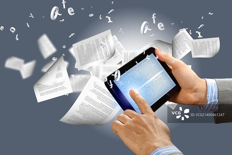 电子书概念图书馆，文字页面从电子阅读器飞出图片素材