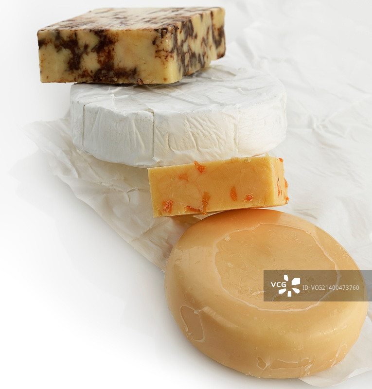 白纸上的奶酪拼盘图片素材