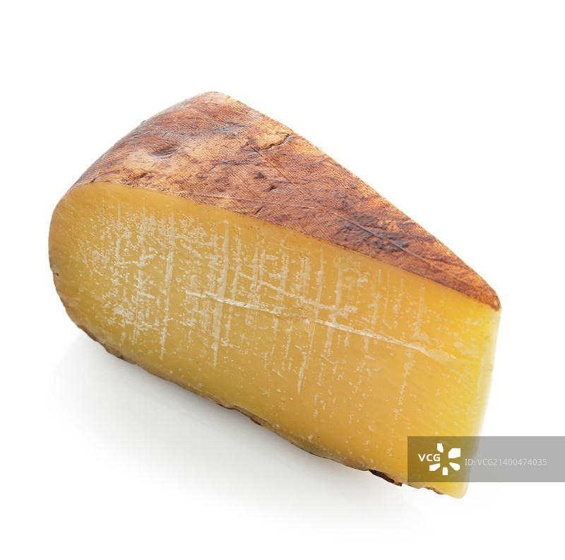 白色背景上的硬奶酪图片素材