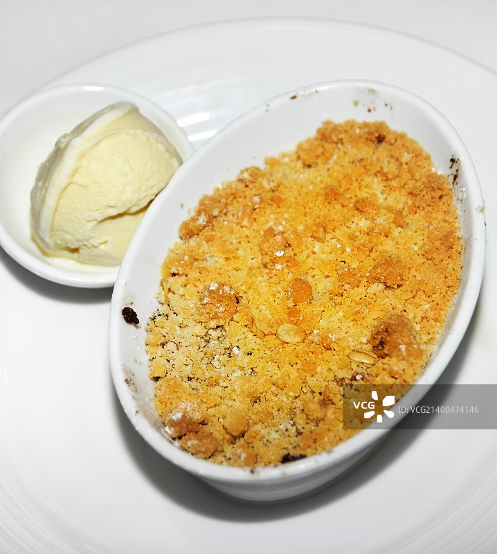 苹果酥配香草冰淇淋图片素材