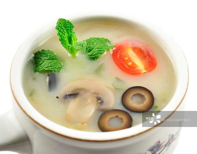 汤杯里的蘑菇汤图片素材