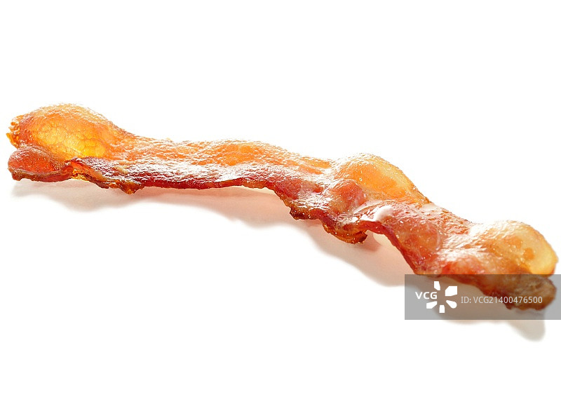 烤培根特写，白色背景图片素材