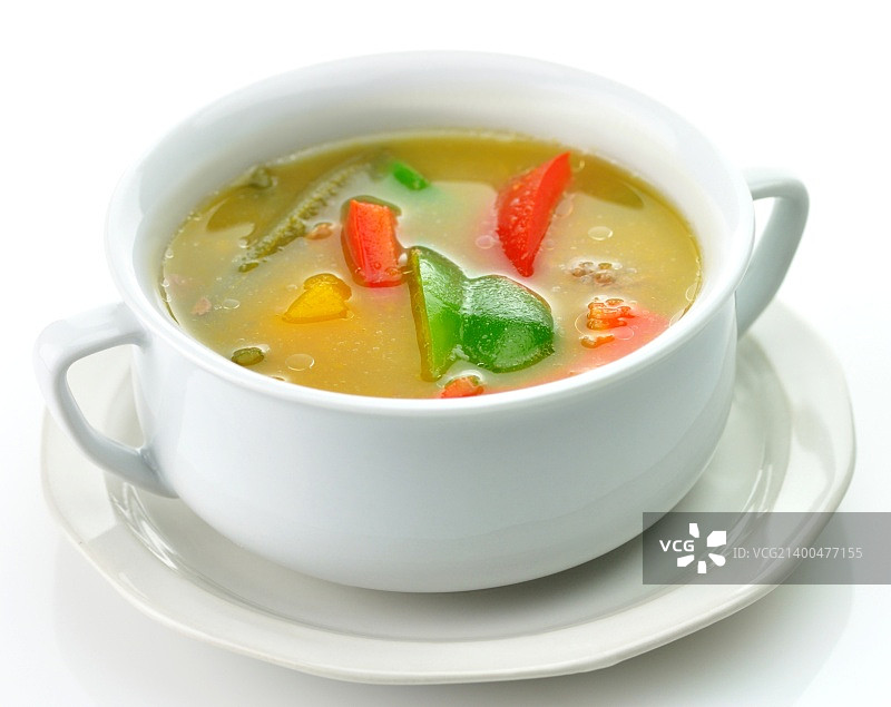 白色汤杯里的蔬菜汤图片素材
