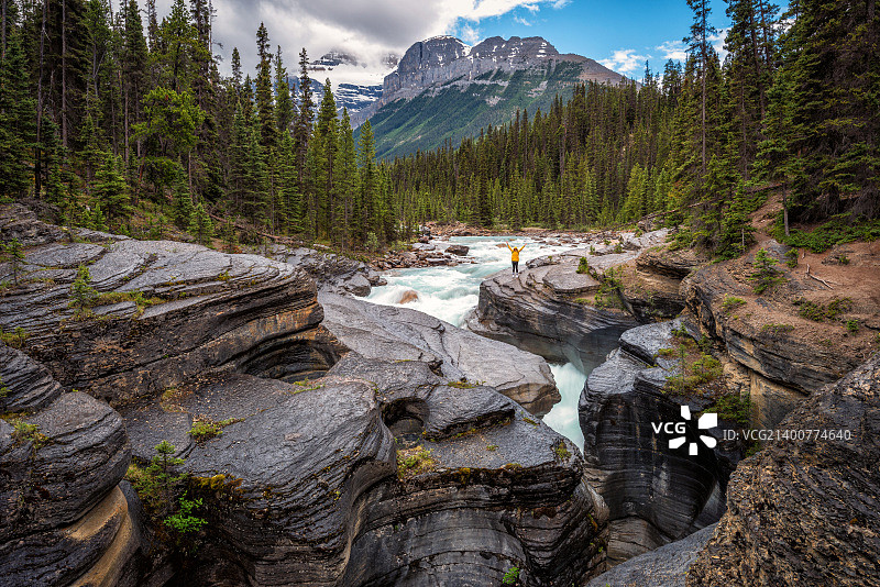 加拿大班夫国家公园米斯塔亚峡谷图片素材