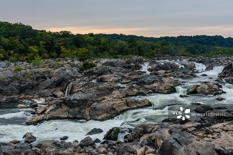 傍晚时分的大瀑布图片素材