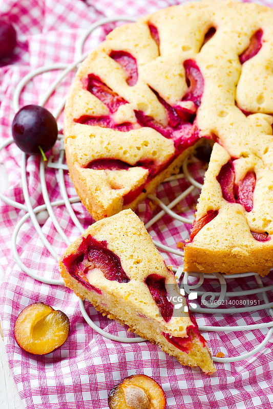 自制李子蛋糕图片素材