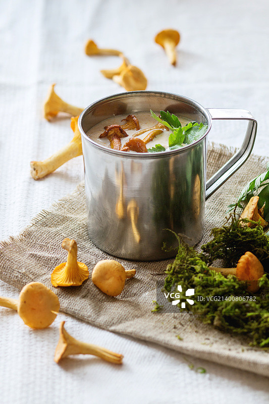 鸡油菌奶油浓汤图片素材